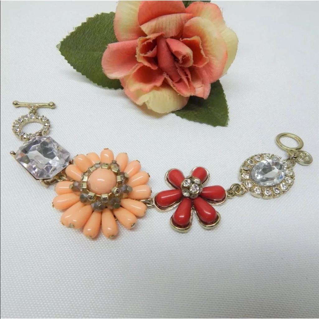 Nwot Vera Wang Colorful Acrylic Rhinestones Bracelet 20$